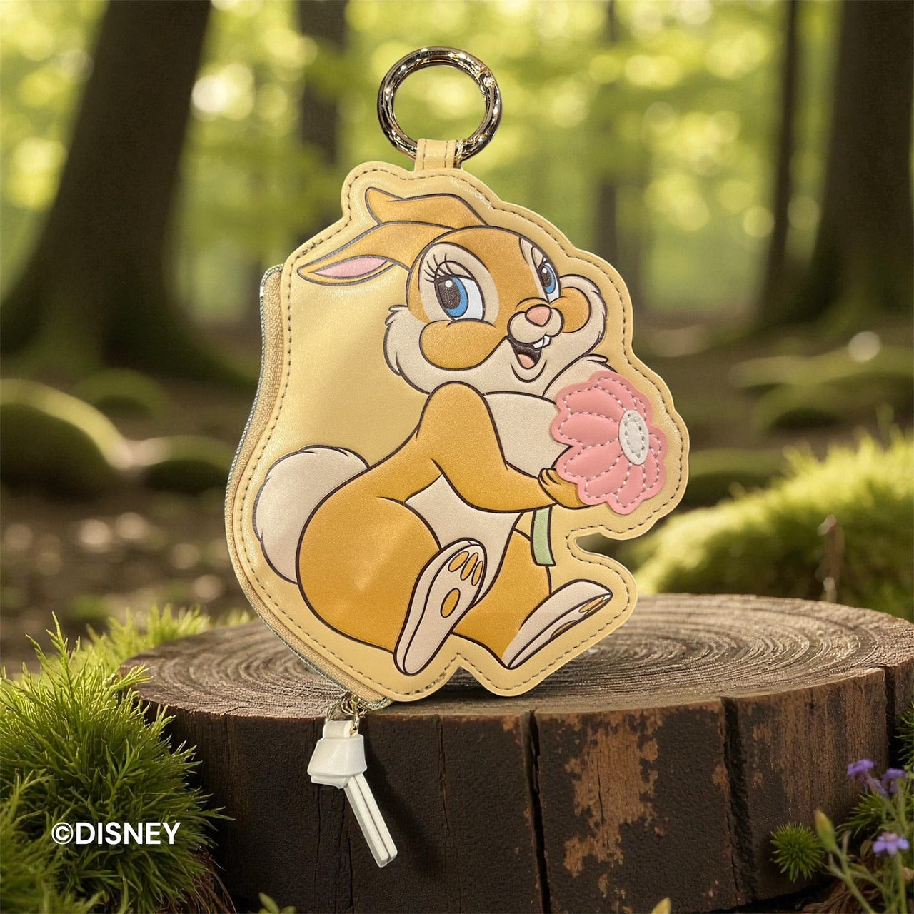 ダイカットフラットポーチ　ミスバニー　バンビ