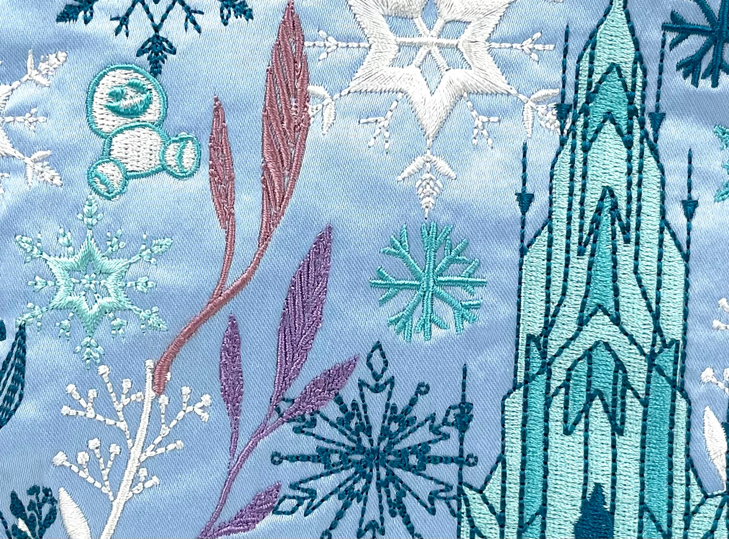 ポーチ　アイコニックスノー　アナと雪の女王