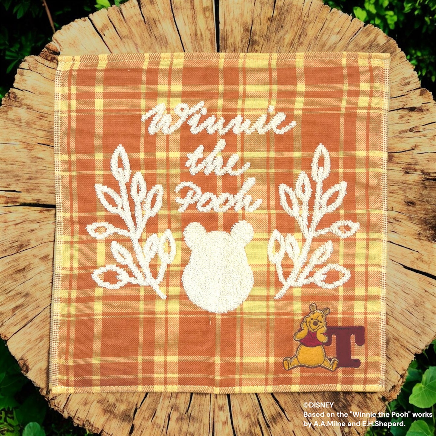 タオルハンカチ　イニシャルチェック　プー（T）