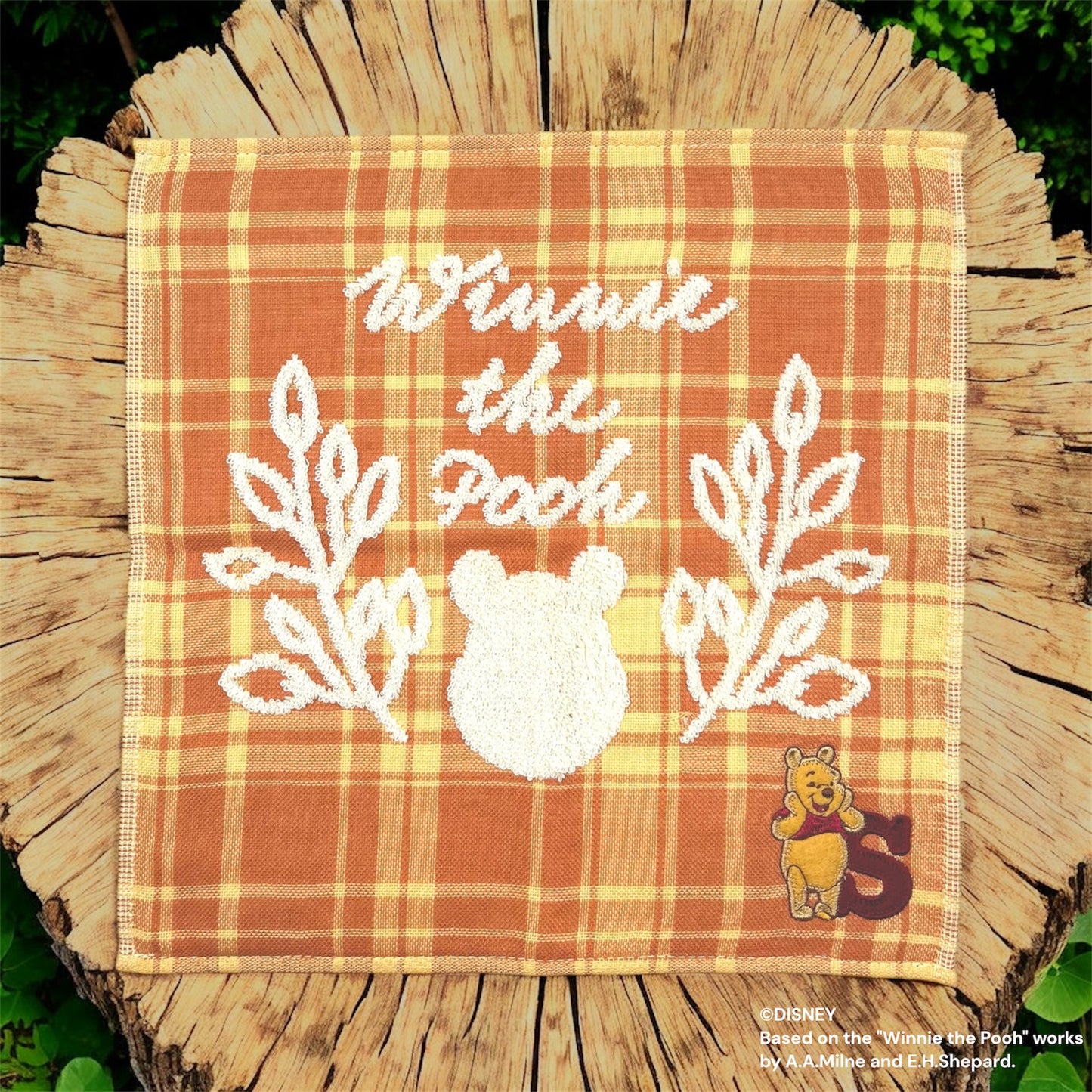 タオルハンカチ　イニシャルチェック　プー（S）