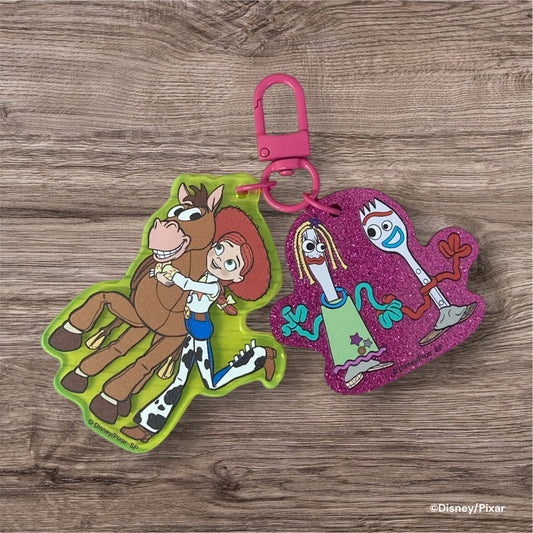 カラーアクリルキーホルダー　ジェシー＆ブルズアイ＆フォーキー＆カレン
